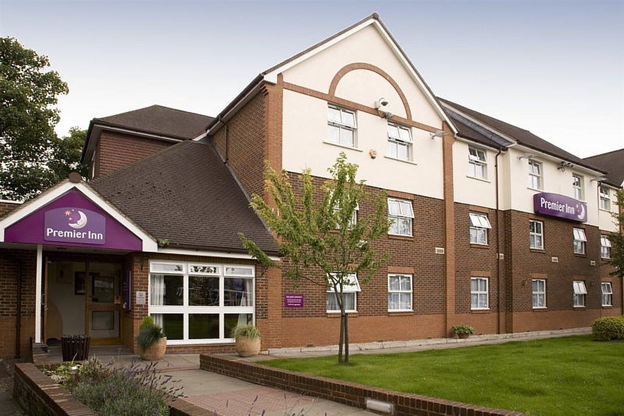 Premier Inn London Илфорд Экстерьер фото