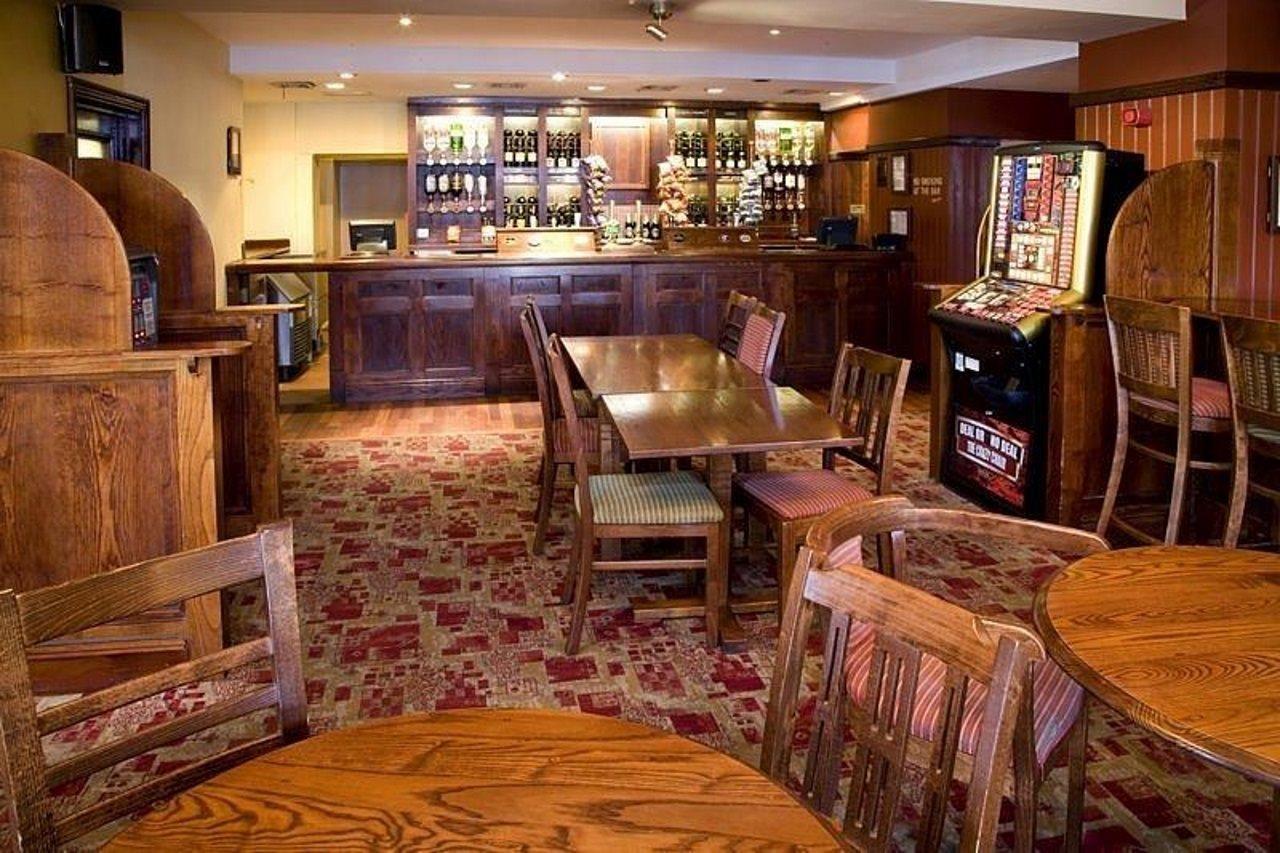 Premier Inn London Илфорд Экстерьер фото
