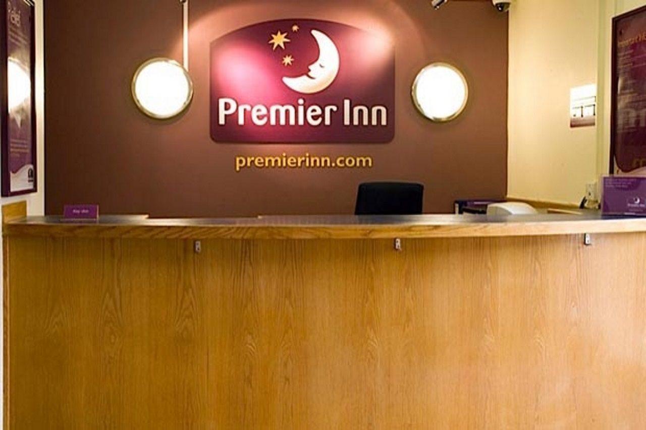 Premier Inn London Илфорд Экстерьер фото