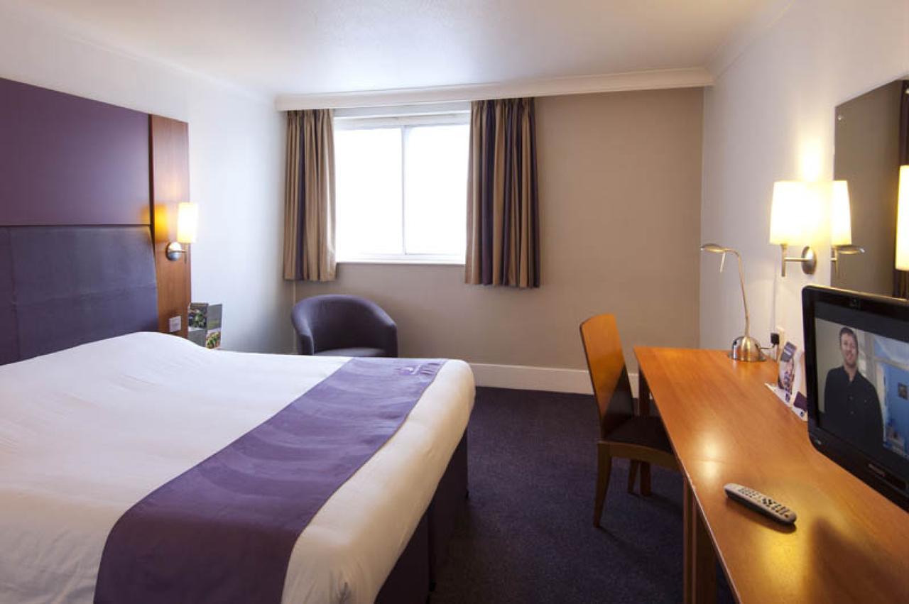 Premier Inn London Илфорд Номер фото