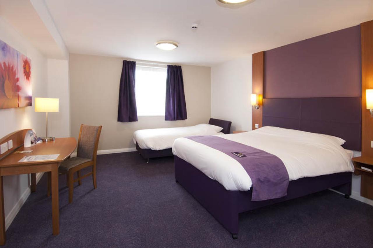 Premier Inn London Илфорд Номер фото