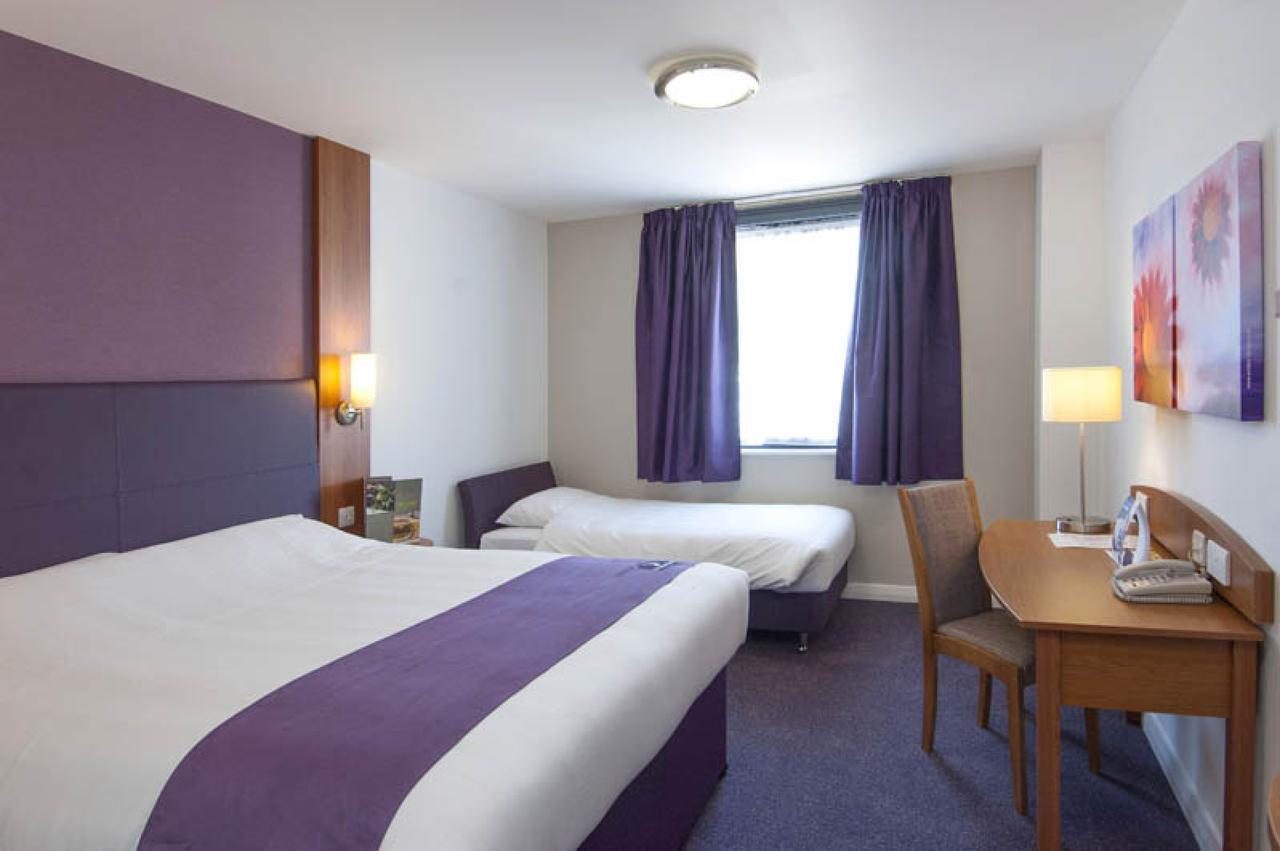 Premier Inn London Илфорд Номер фото